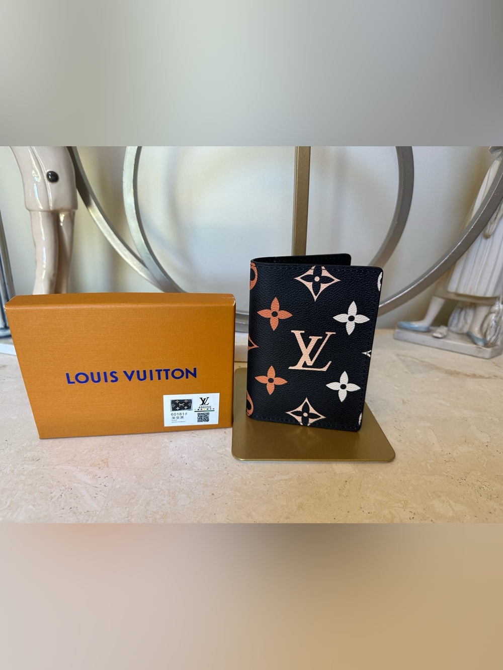 Lux inspired wallet unisex!